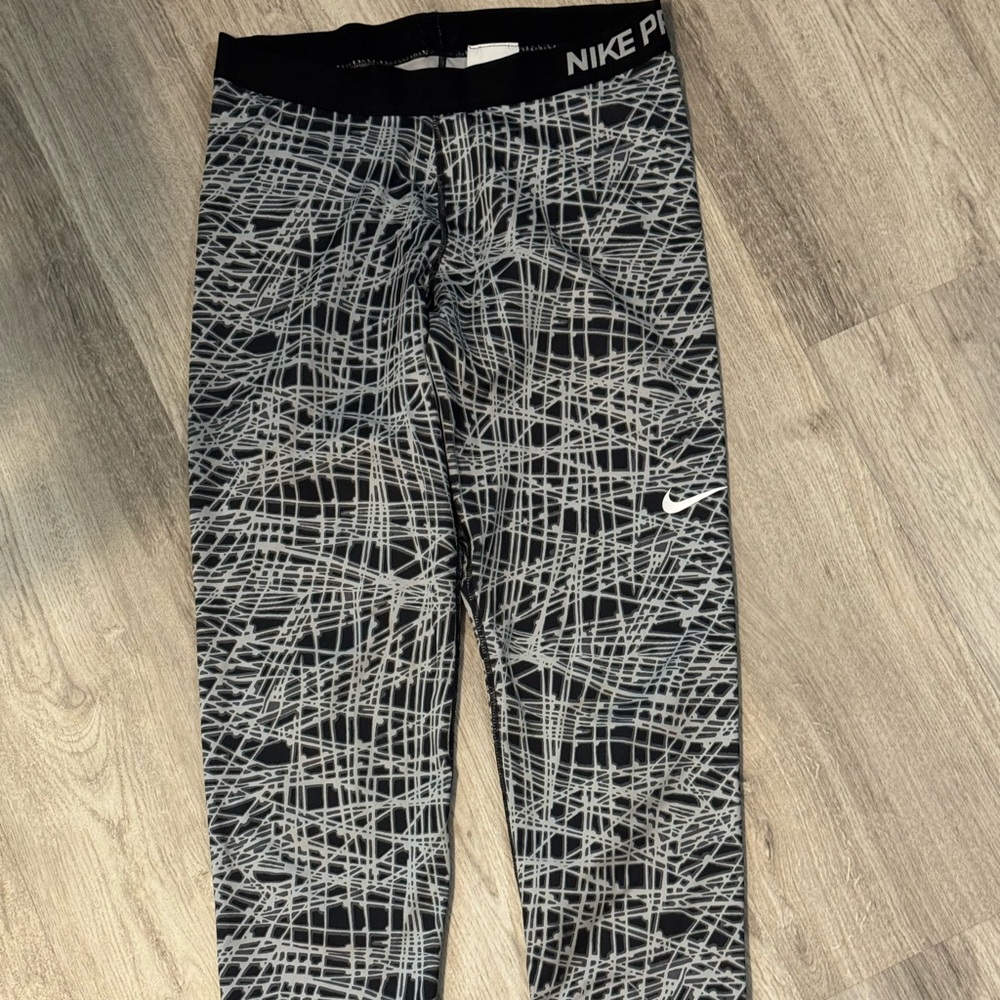 Nike Pro crop leggings